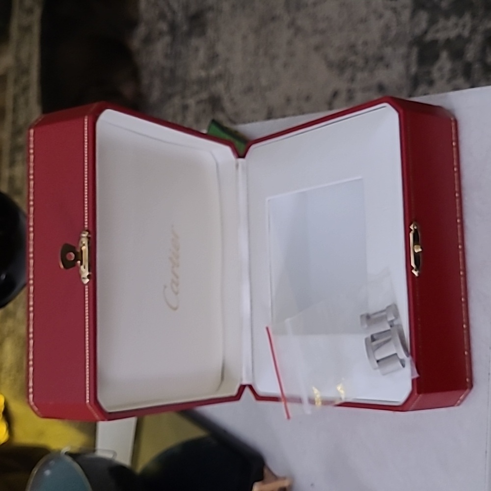 Cartier Calibre box with extra links and user guide book